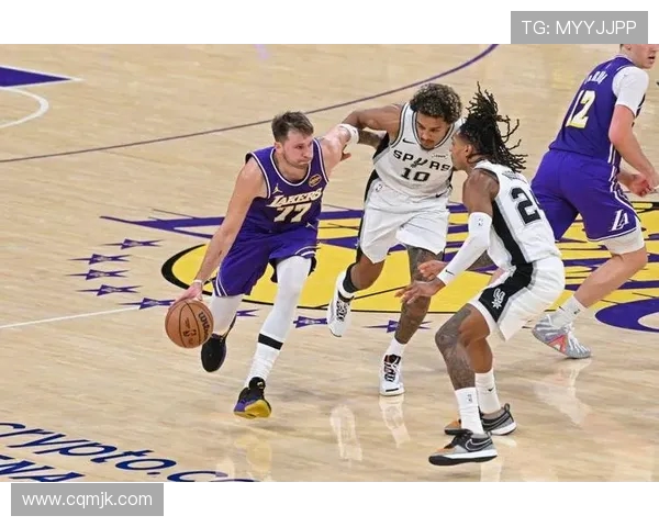 2017年湖人与马刺激战回顾：经典对决与精彩瞬间盘点